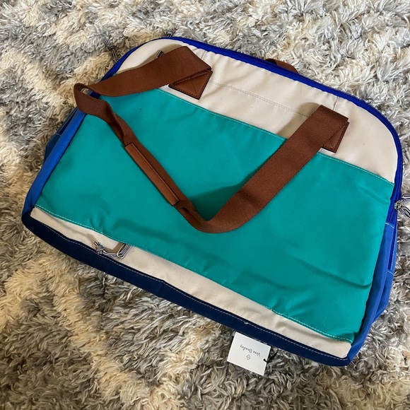 SOLD Vera Bradley go anywhere carry on bag - Picture 7 of 7